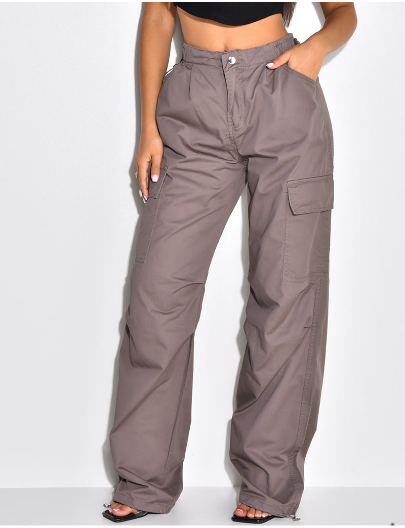 Pantalon parachute à poches cargo