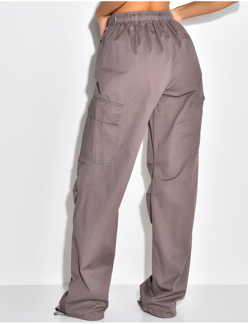 Pantalon parachute à poches cargo
