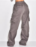 Pantalon parachute à poches cargo
