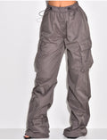 Pantalon parachute à poches cargo