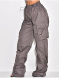 Pantalon parachute à poches cargo