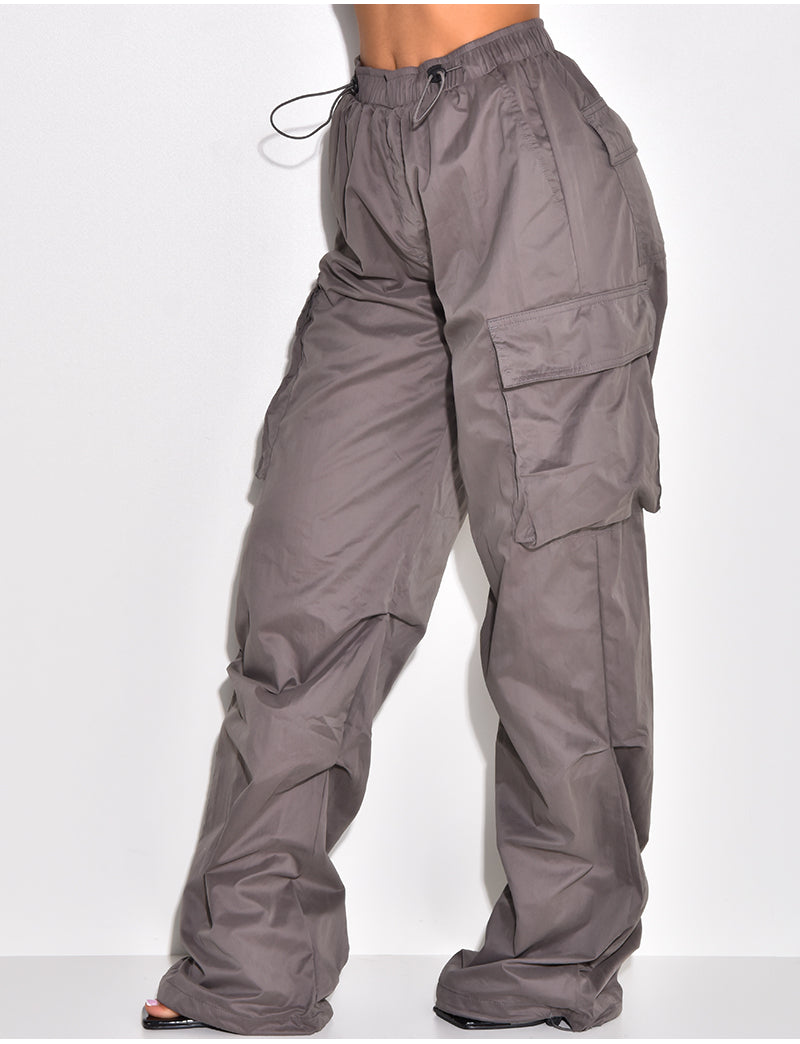 Pantalon parachute à poches cargo