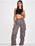 Pantalon parachute à poches cargo