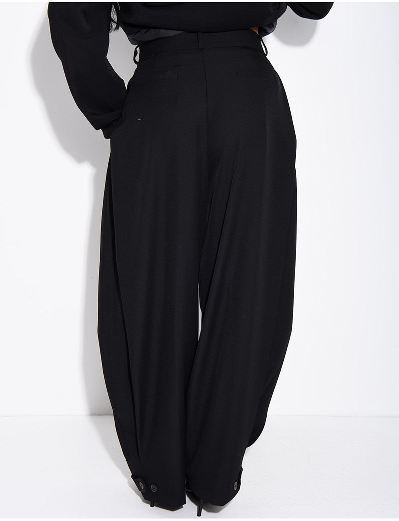 Pantalon de tailleur bouffant à boutons aux chevilles
