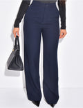 Pantalon de tailleur en laine assortie au manteau cintré