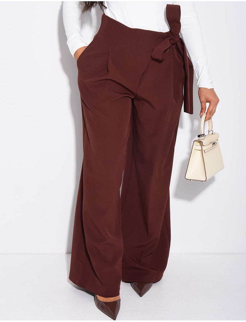 Pantalon de tailleur coupe droite à nouer à la taille
