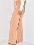 Pantalon coupe droite à boutons dorés