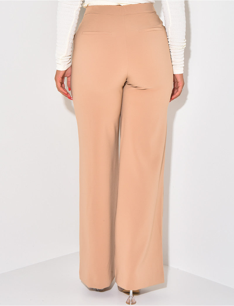 Pantalon coupe droite à boutons dorés