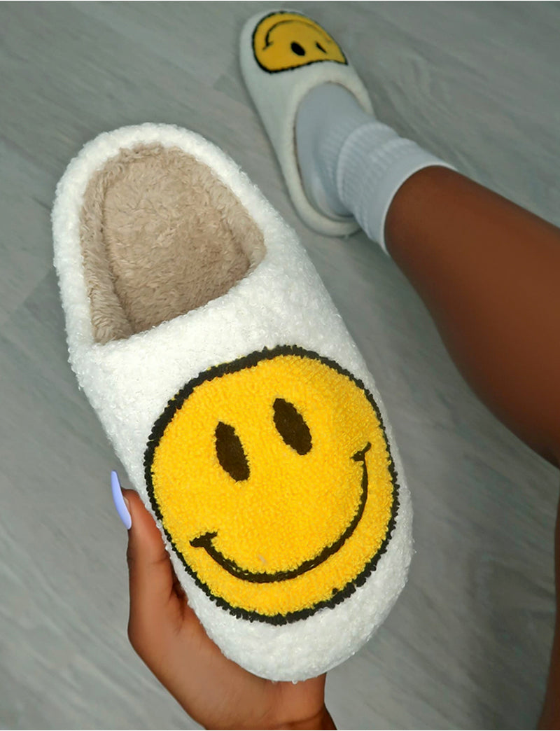 Pantoufles avec smiley imprimé blanches