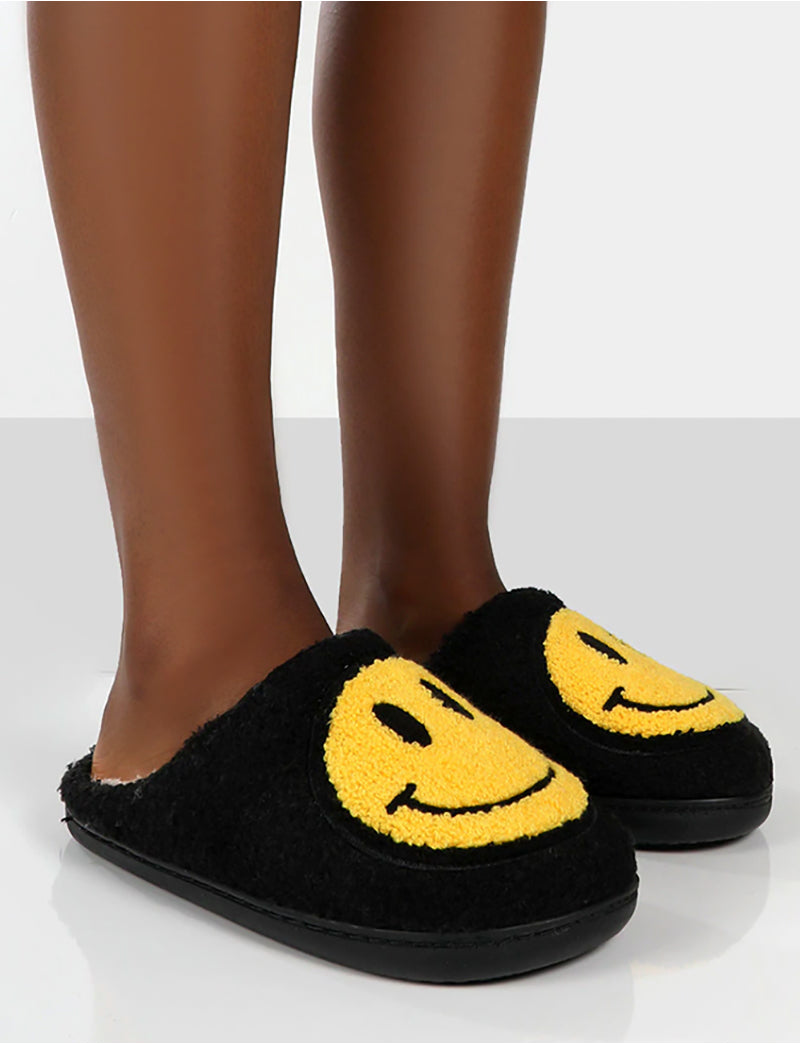 Pantoufles à smiley imprimé noir & jaune