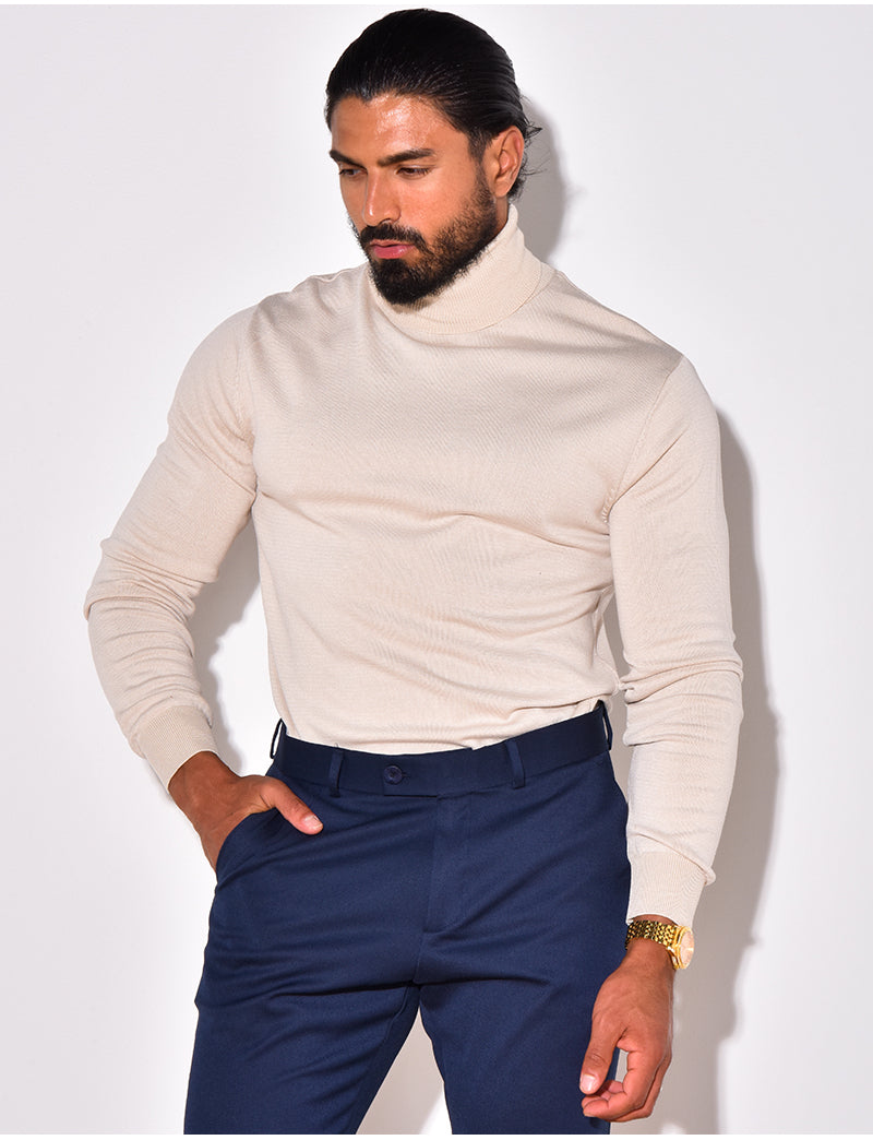 Pull col roulé