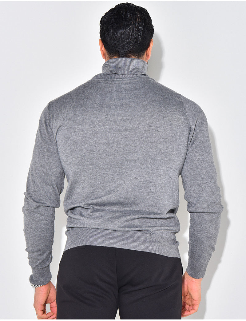 Pull fin col roulé