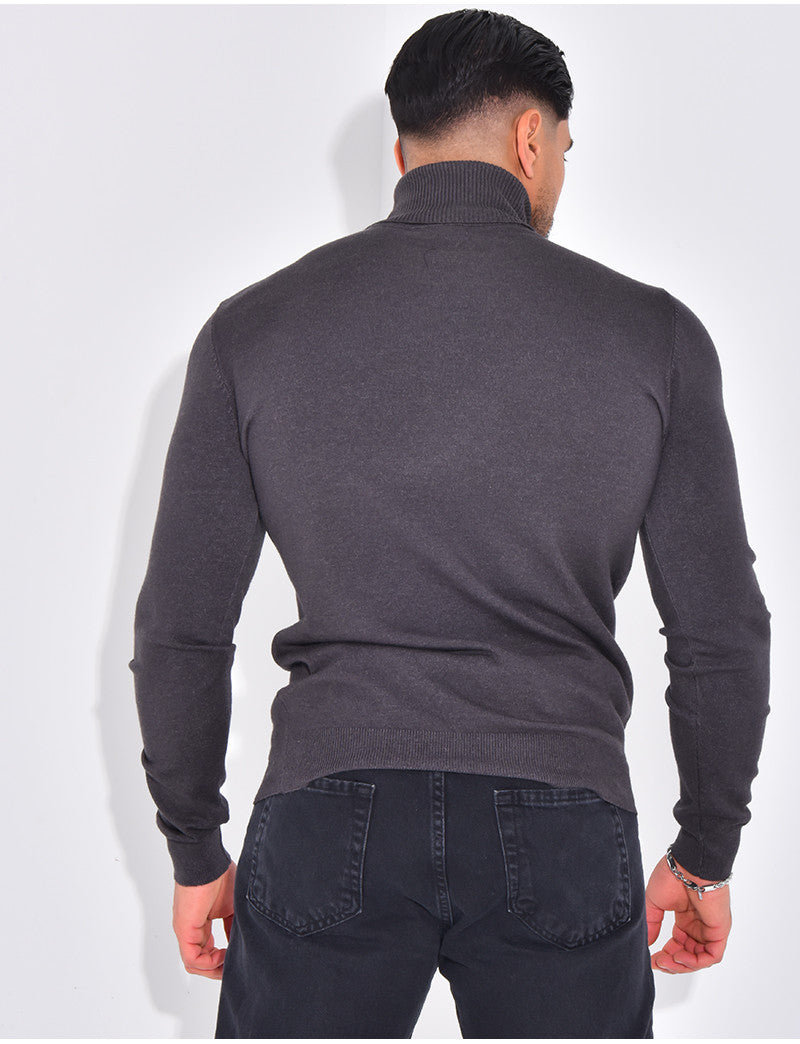 Pull fin col roulé