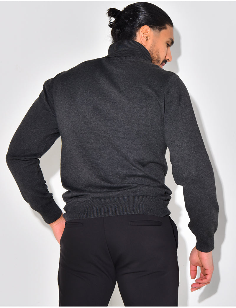 Pull fin col roulé