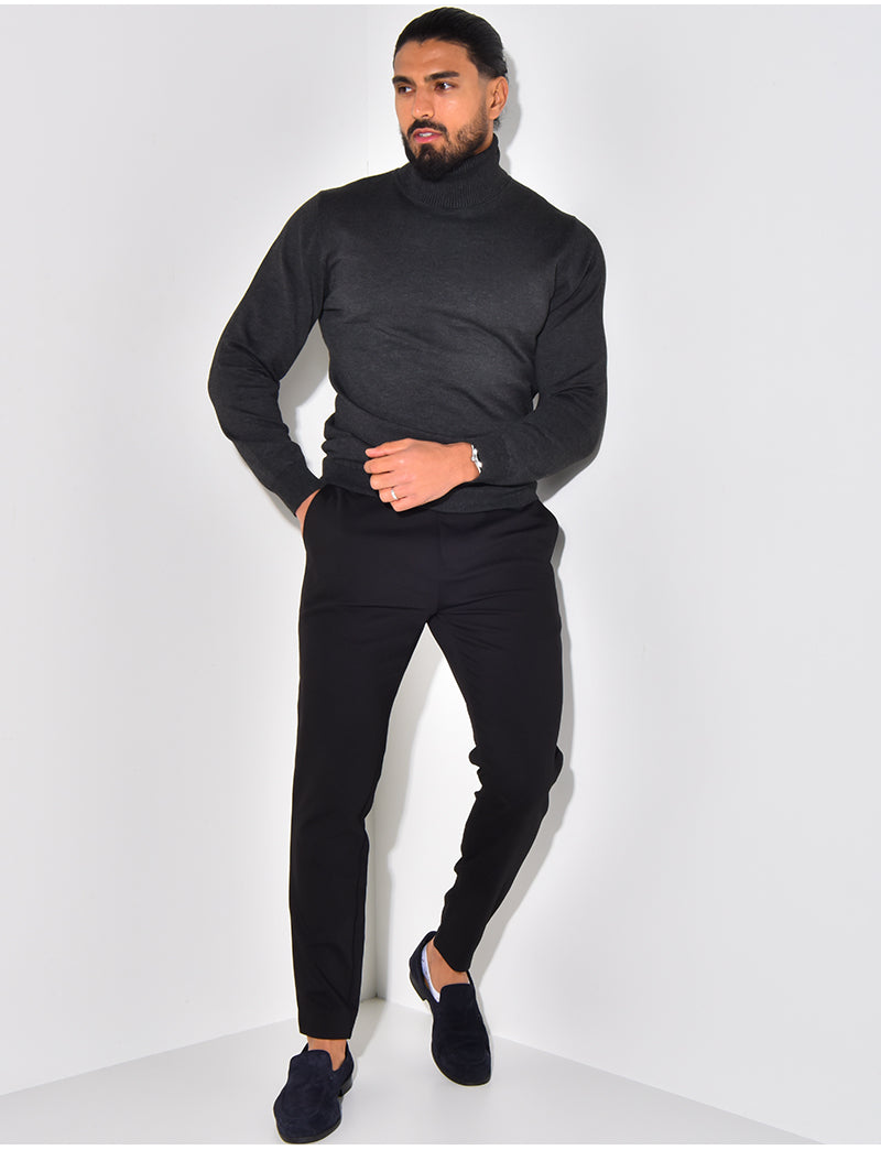 Pull fin col roulé