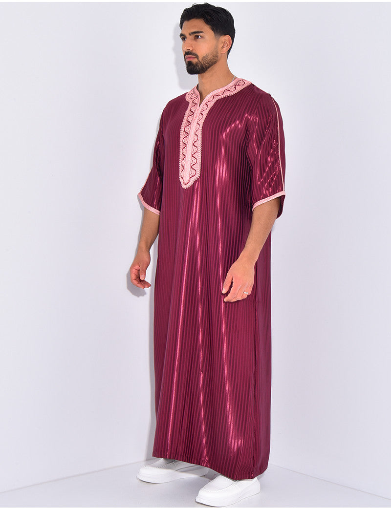 Qamis à rayures