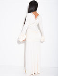 Robe longue et moulante à détails en dentelle et drapé à la taille