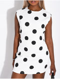 Robe courte à pois sans manche