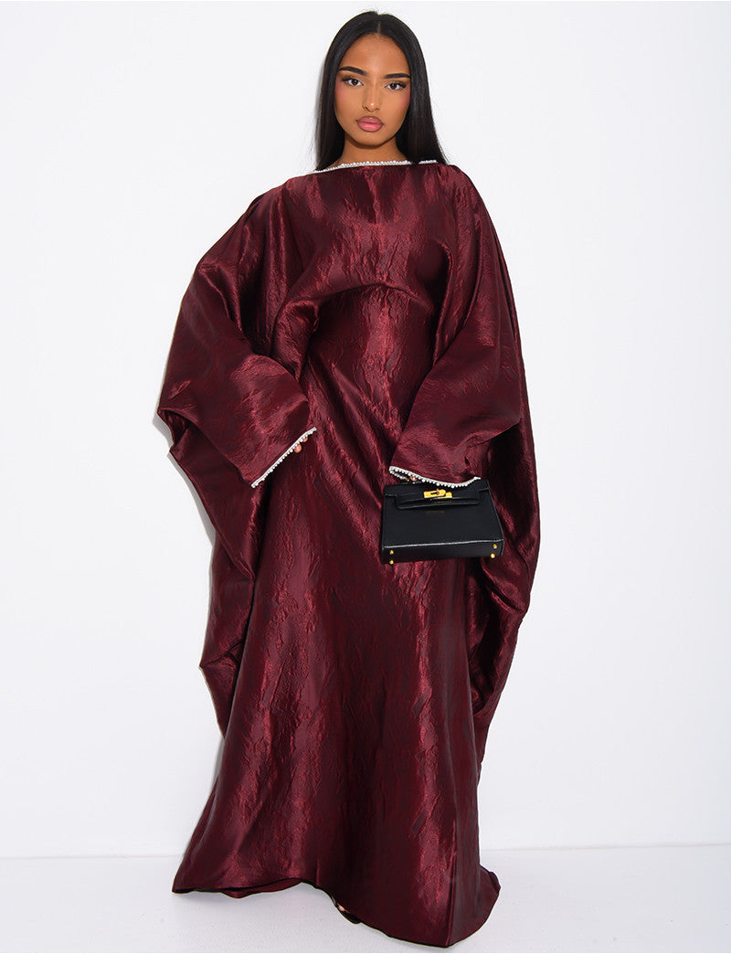 Abaya papillon en satin premium en relief ornée de perles