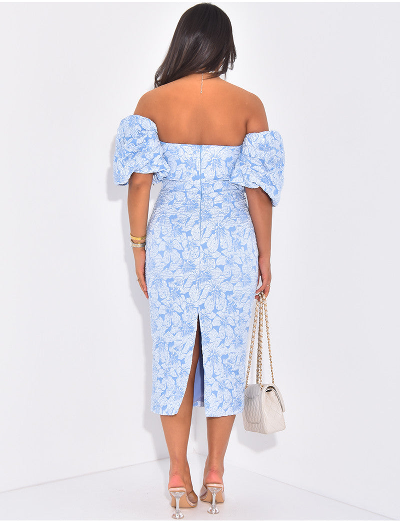 Robe mi-longue col bardot à motifs en relief