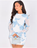 Robe courte à fleurs contrastantes et manches évasées