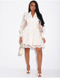 Robe courte en voile,brodé manches bouffantes et épaulettes