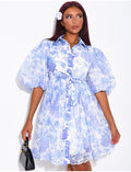 Robe courte boutonnée en voile imprimé floral à ceinture
