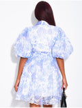 Robe courte boutonnée en voile imprimé floral à ceinture