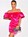 Robe courte satinée col bardot