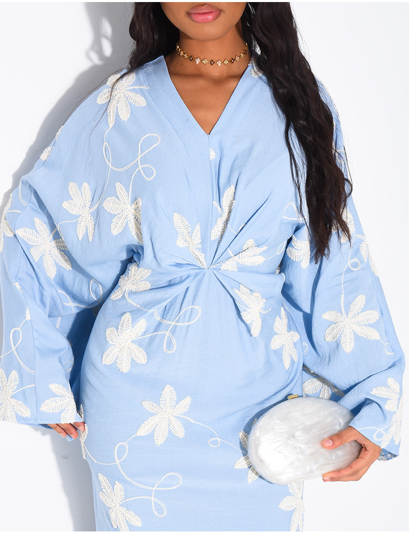 Robe longue effet lin froncée à fleurs brodées