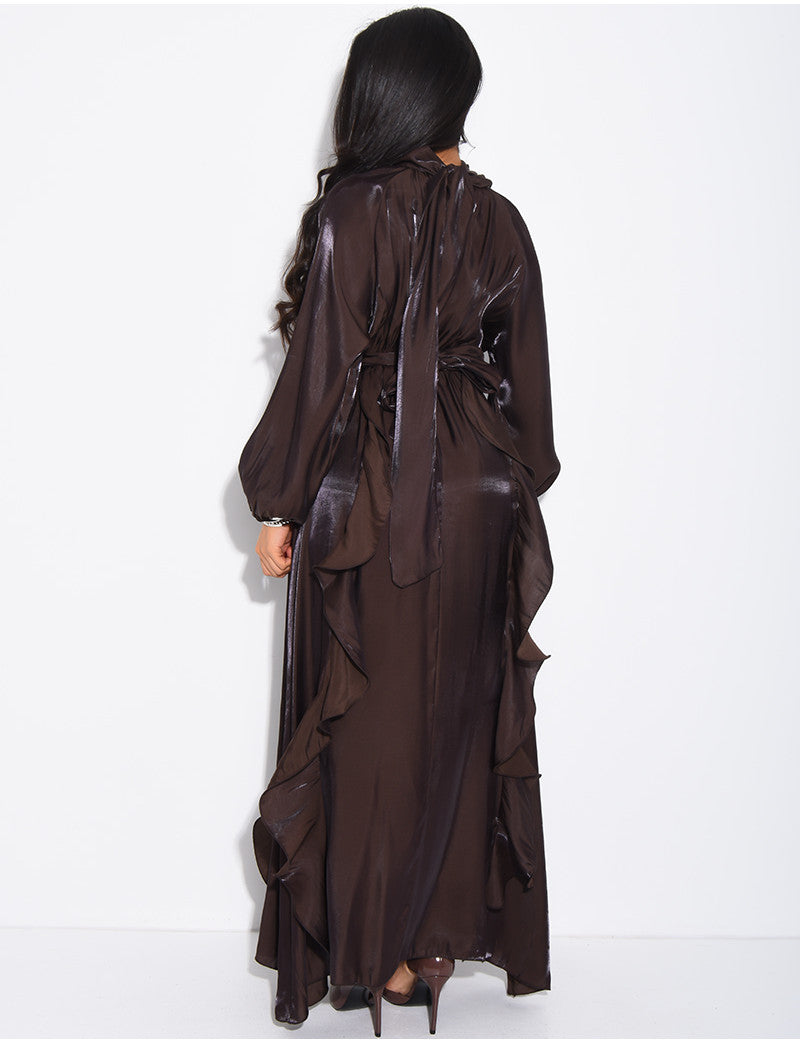 Robe en satin brillant à volants et ceinture à la taille