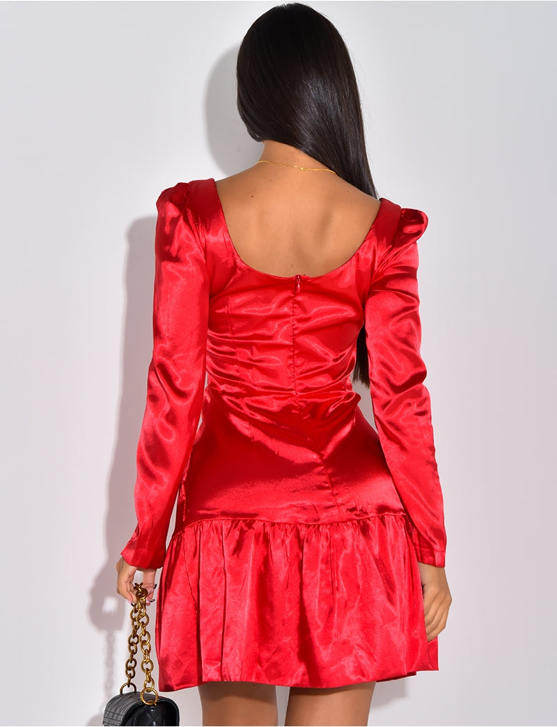 Robe en satin à boutons