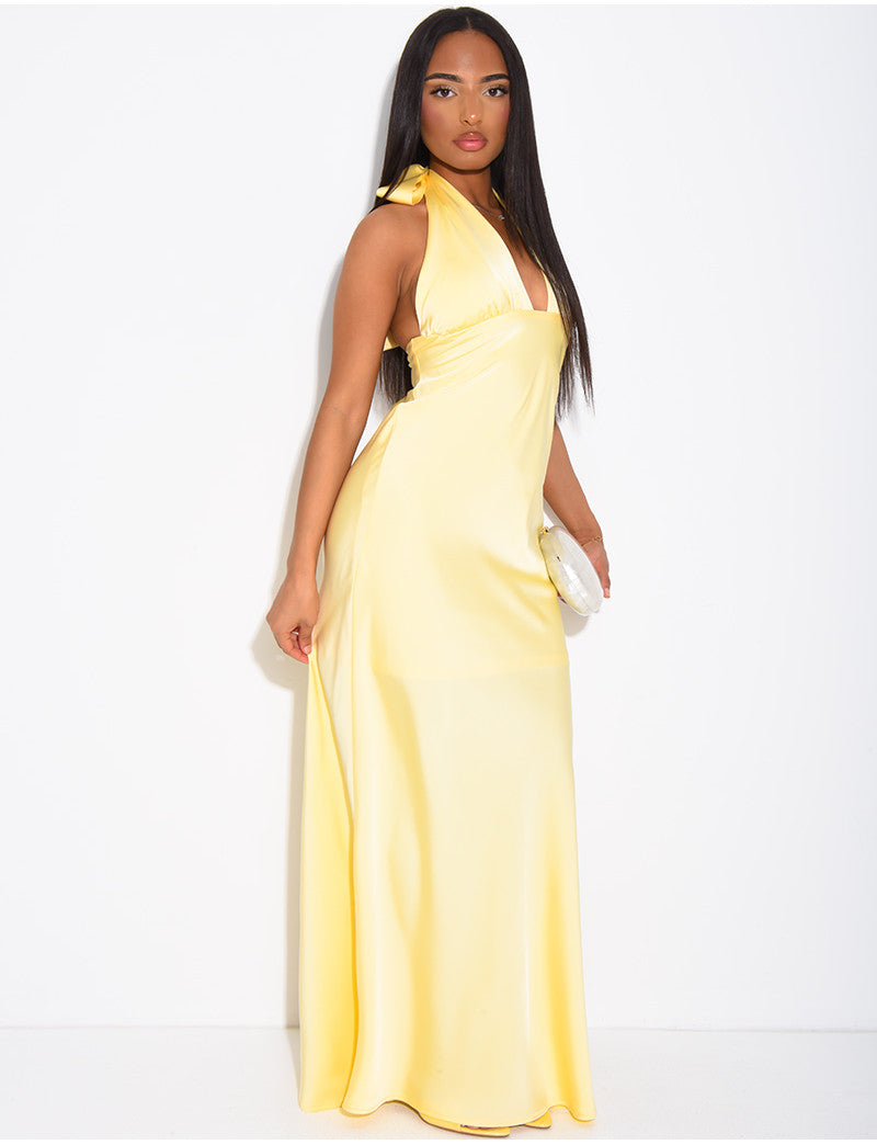Robe longue en satin dos nu