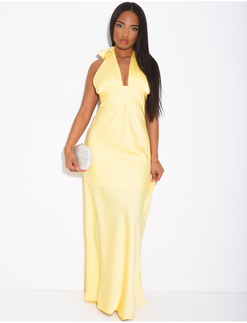 Robe longue en satin dos nu