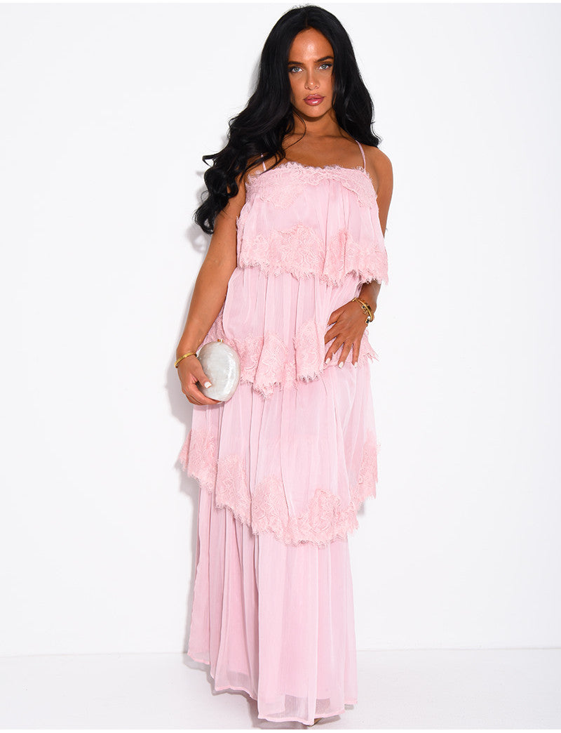 Robe longue en voile et dentelle à volants