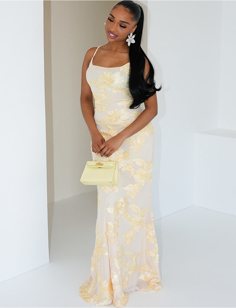Robe longue à fleurs brodées & fines bretelles