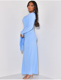 Robe longue près du corps à col ornée d'un foulard