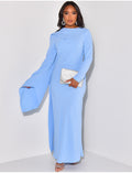 Robe longue près du corps à col ornée d'un foulard