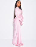 Robe très longue en satin premium à nouer