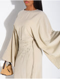 Robe longue à tablier avec fleurs brodées