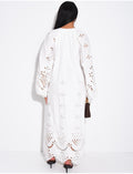 Robe longue en coton brodé ajouré à cordelettes