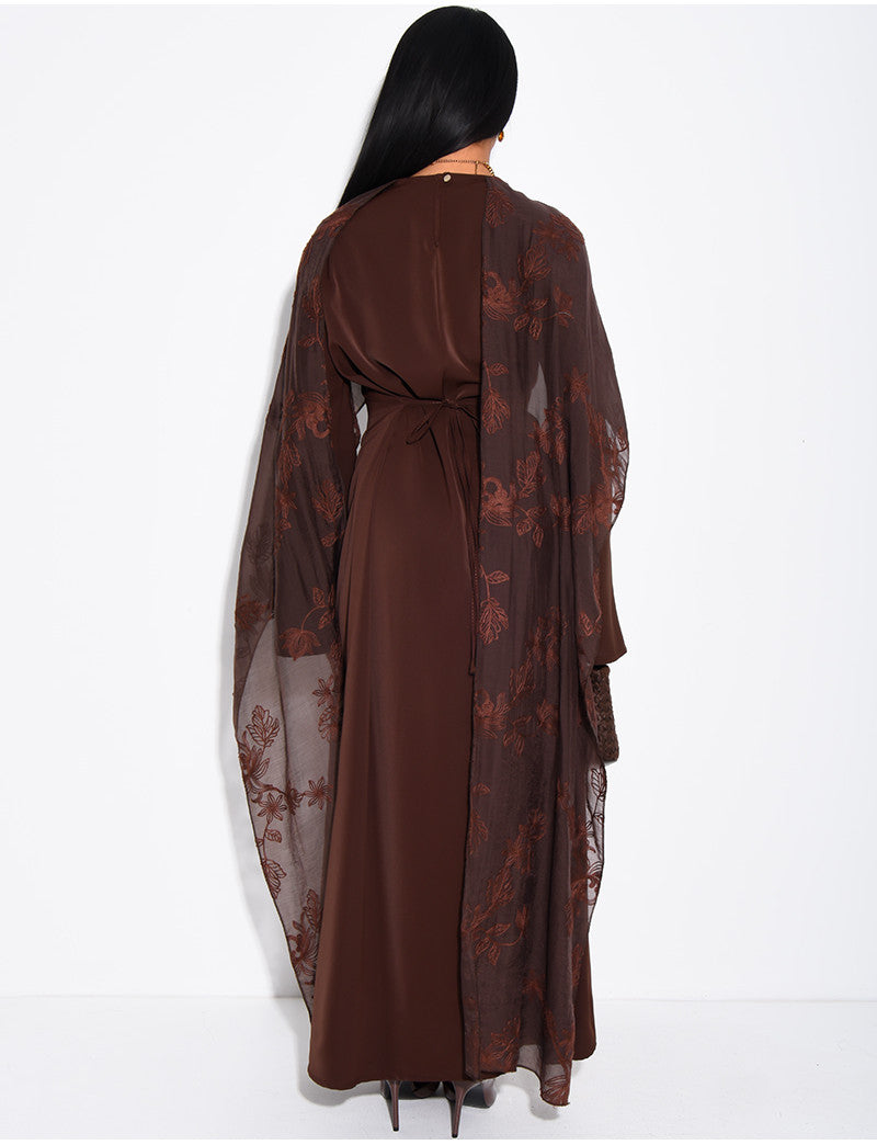 Robe longue à nouer avec châle brodé