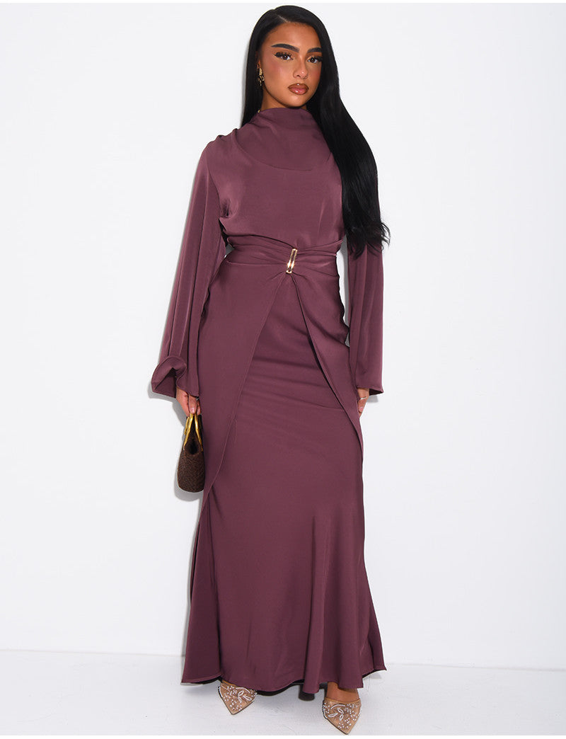 Robe longue en satin effet surjupe à bijoux à la taille