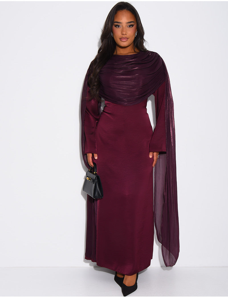 Robe longue en satin à drapé en voile brillant au col