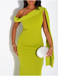 Robe longue col asymétrique à empiècement en voile