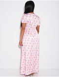 Robe longue en satin imprimé de fleurs et dentelle sur les bords