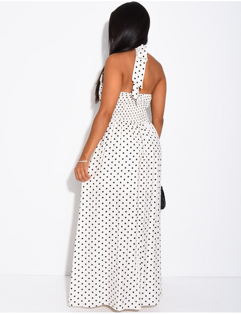 Robe longue dos nu à pois et broche à la taille