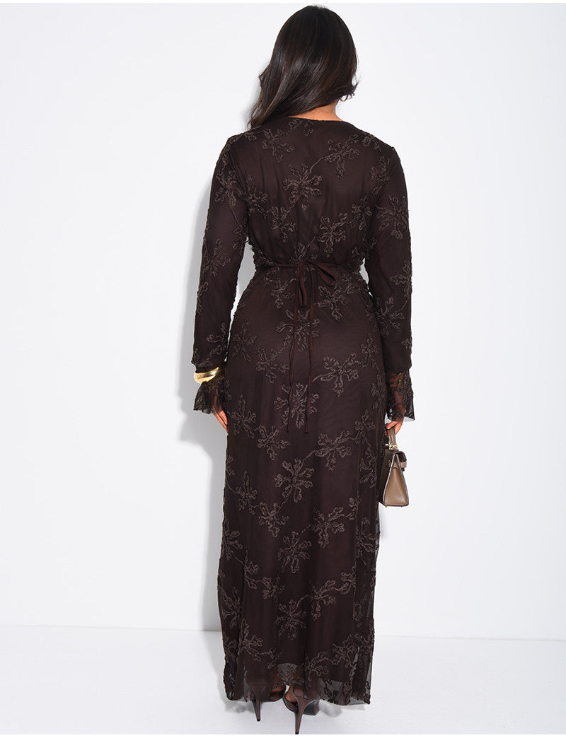Robe longue en tulle doublé à motifs brodés
