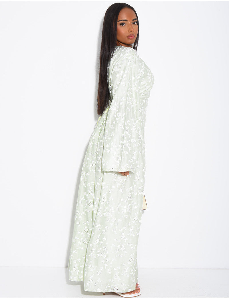 Robe longue doublée à motifs fleurs brodées