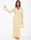 Robe longue en dentelle à manches évasées